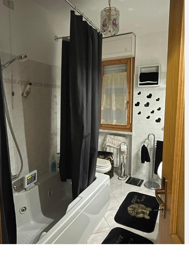 Ferienwohnung Bellissima Stanza Con Parcheggio Gratuito Cinquale Exterior foto