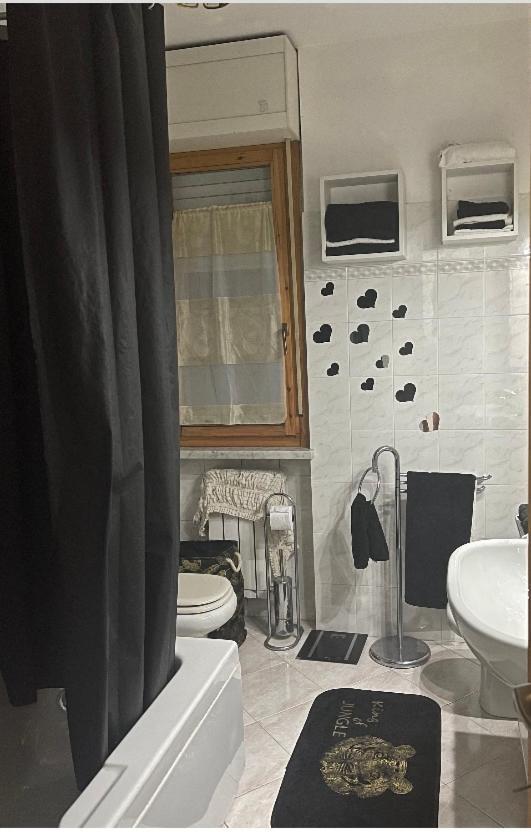 Ferienwohnung Bellissima Stanza Con Parcheggio Gratuito Cinquale Exterior foto