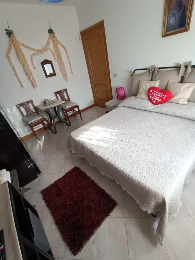 Ferienwohnung Bellissima Stanza Con Parcheggio Gratuito Cinquale Exterior foto