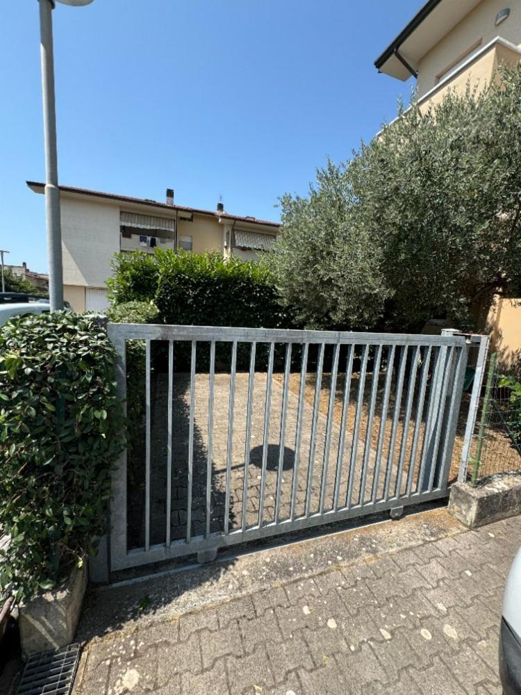 Ferienwohnung Bellissima Stanza Con Parcheggio Gratuito Cinquale Exterior foto