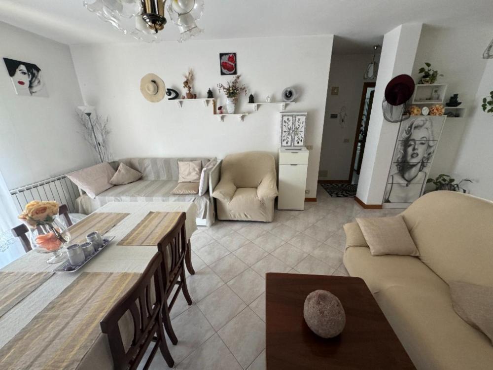 Ferienwohnung Bellissima Stanza Con Parcheggio Gratuito Cinquale Exterior foto